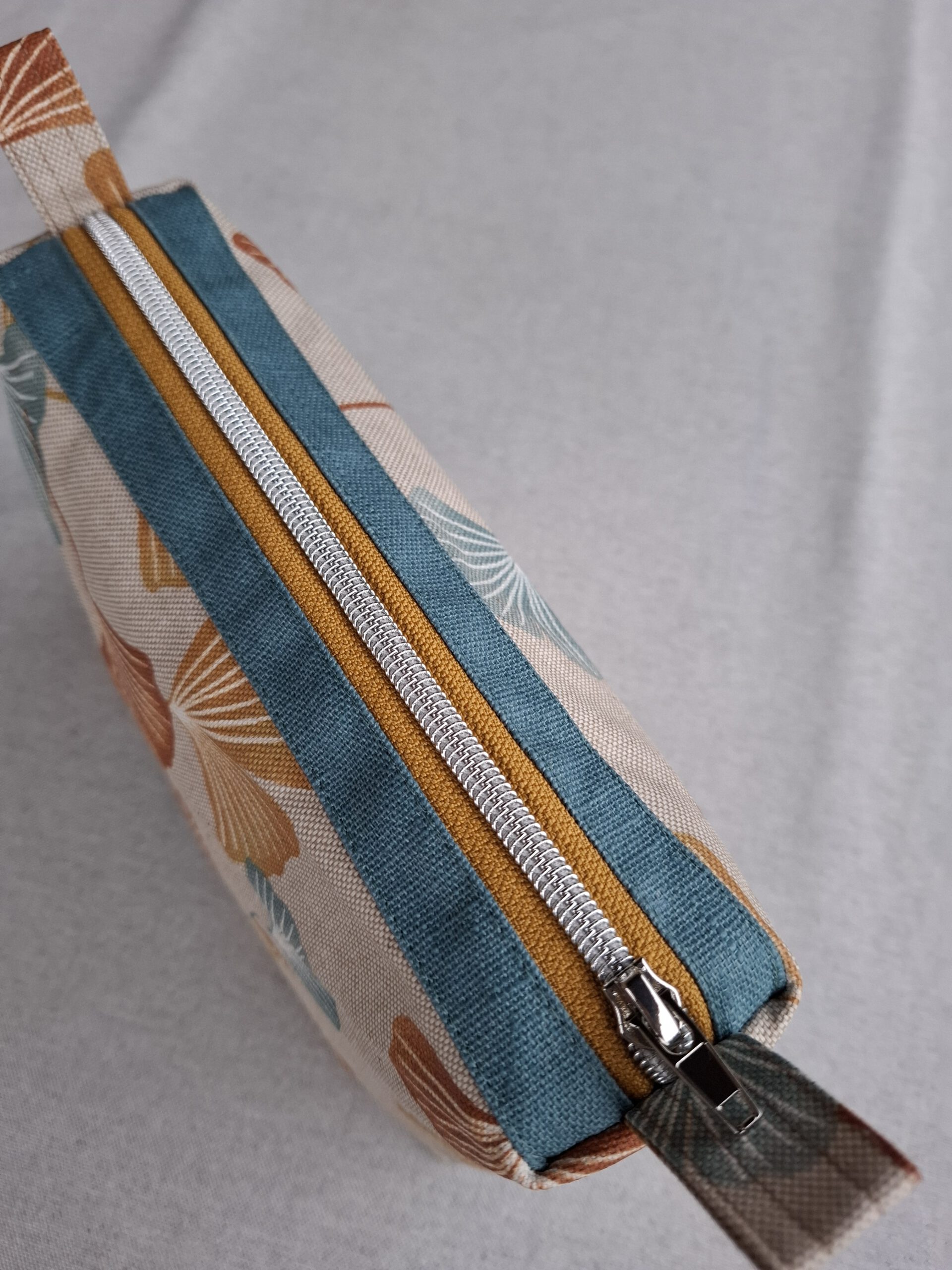 Kosmetiktasche «Ginkgo Glow» – Bild 4